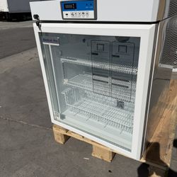MEDICAL + PRO REFRIGERATOR 