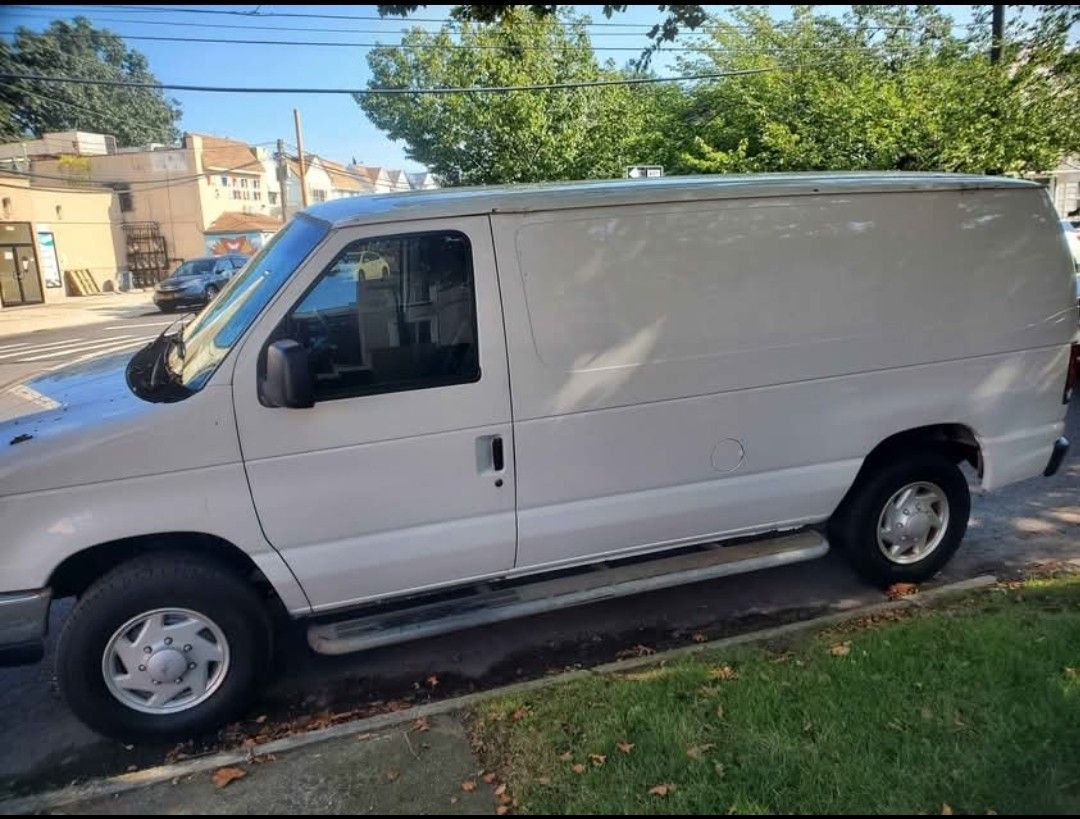 2008 Ford E-250