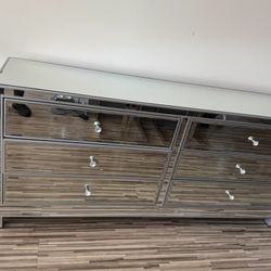 Mirrored dresser 