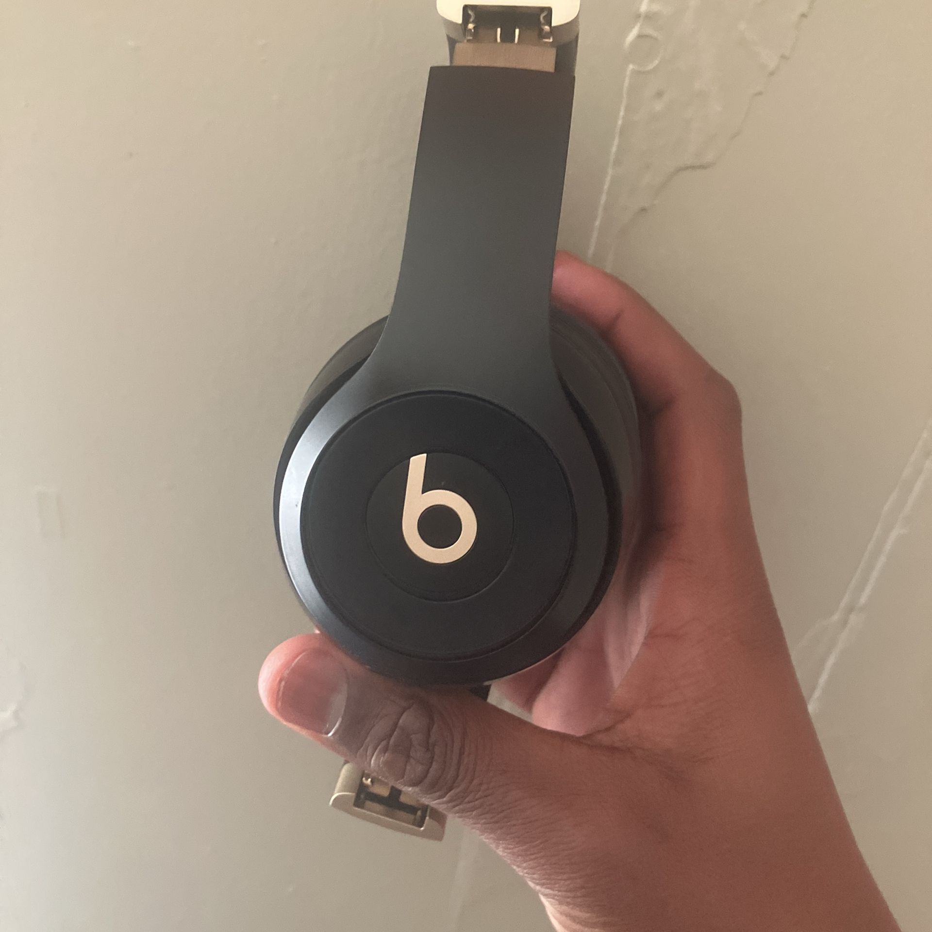 Beats Solo 4