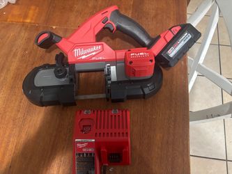 Milwaukee bandsaw m18  with 6.0 battery and charger