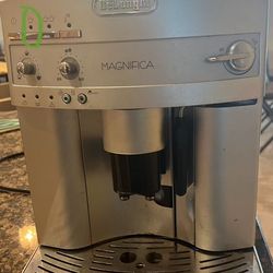 De'Longhi ESAM3300 Magnifica Automatic Espresso Machine