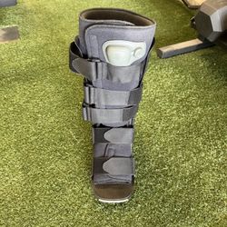 Walking Boot (sz 12m)