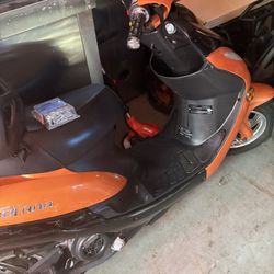 I'm looking to trade my moped for a mid or above tier gaming pc