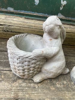 Concrete rabbit planter