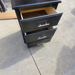 Night Stand With 3 Drawers