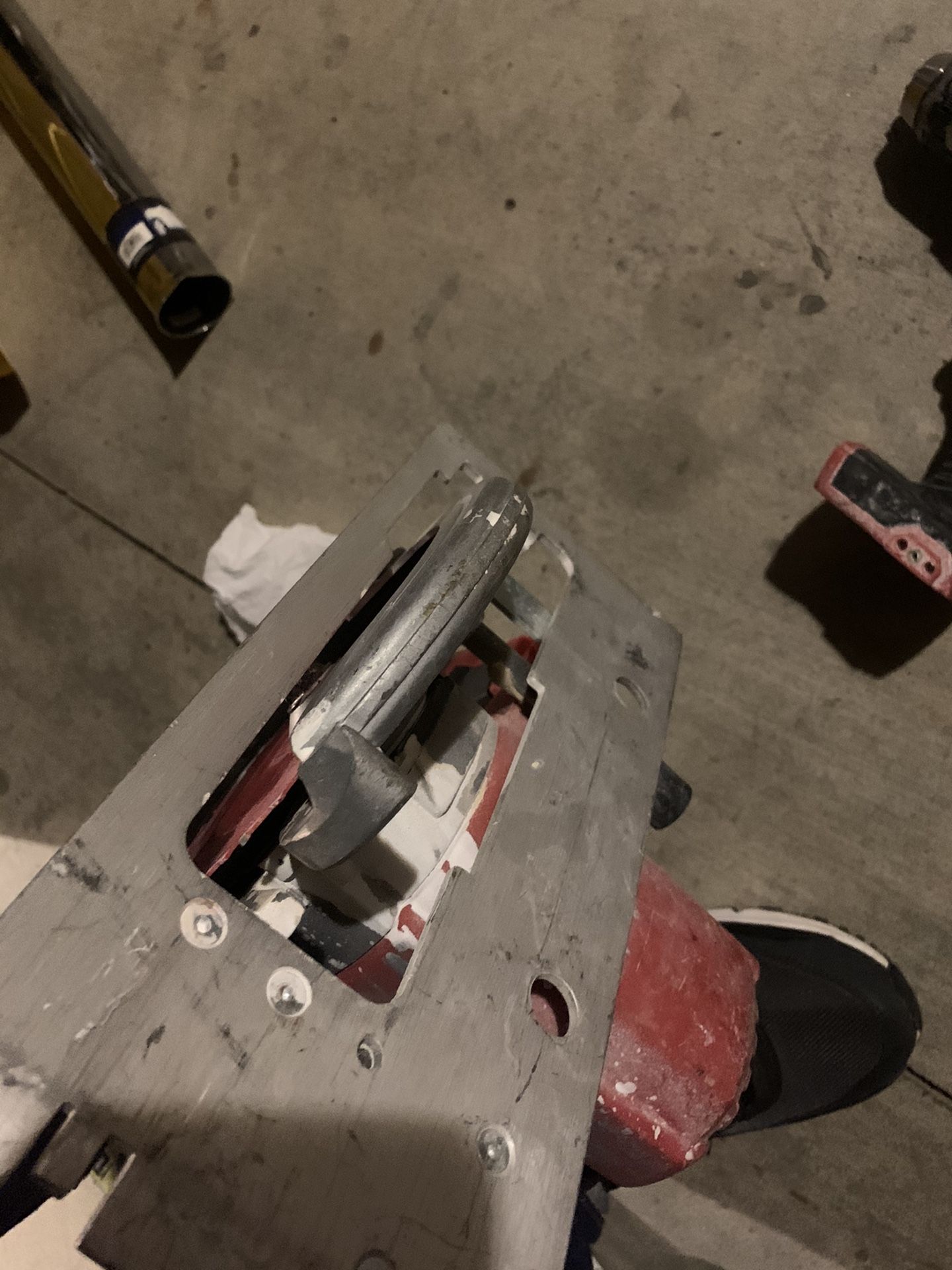 Milwaukee saw Nd drill asking 50$ firm sold as is we can test before buying