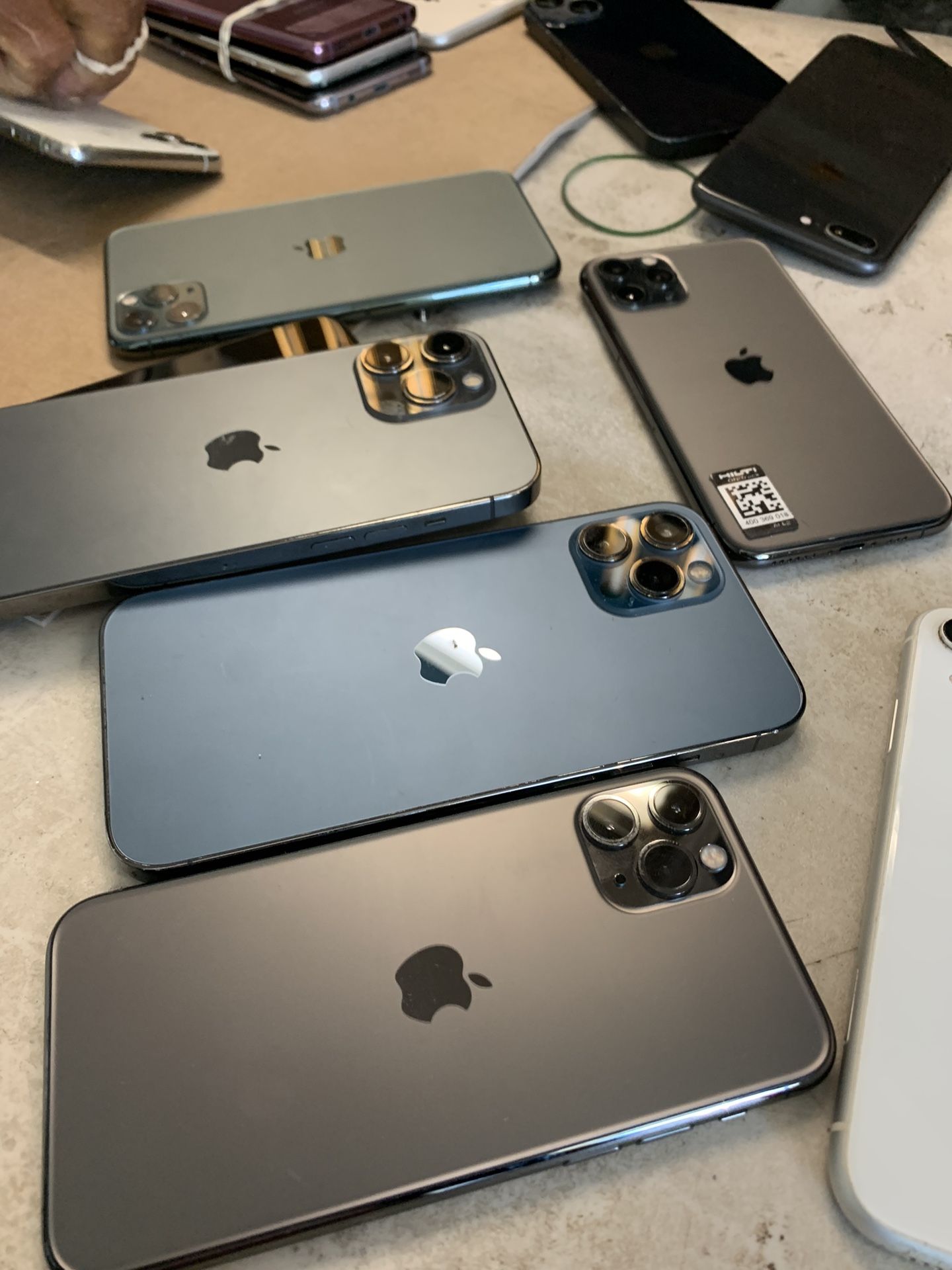 Back To School Tech Sale MacBook Windows iPhones iPads