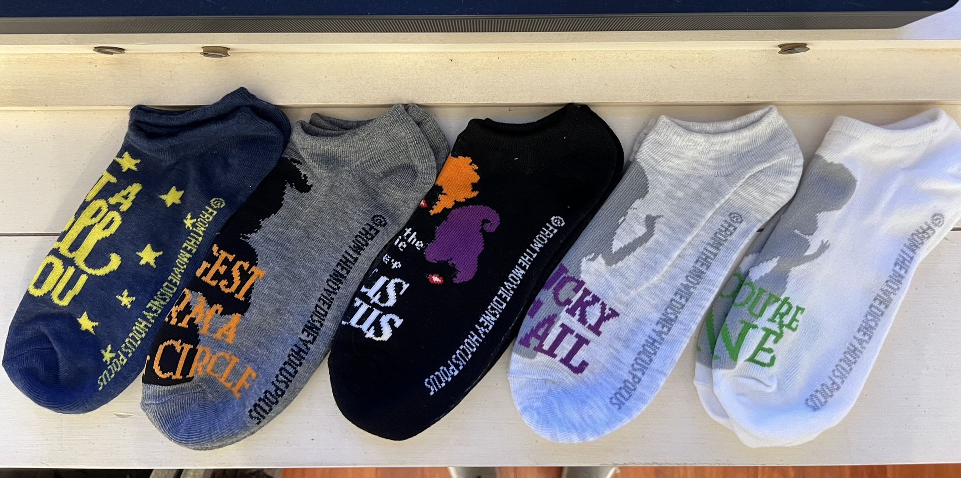 New Disney Hocus Pocus 5 Pair No Shows Socks Size 9 - 11 Shoe Size 4 - 11