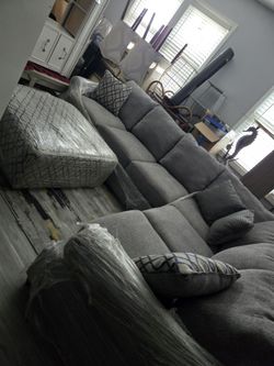 New Sectional Sofa W/ Ottoman and Rug