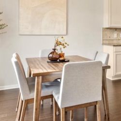 Dining room table w/ chairs 
