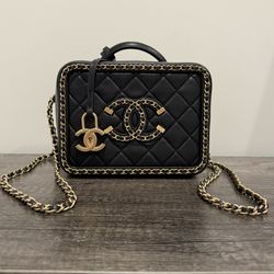 CHANEL 1:1 VANITY TOP HANLE