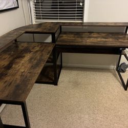 Corner desk