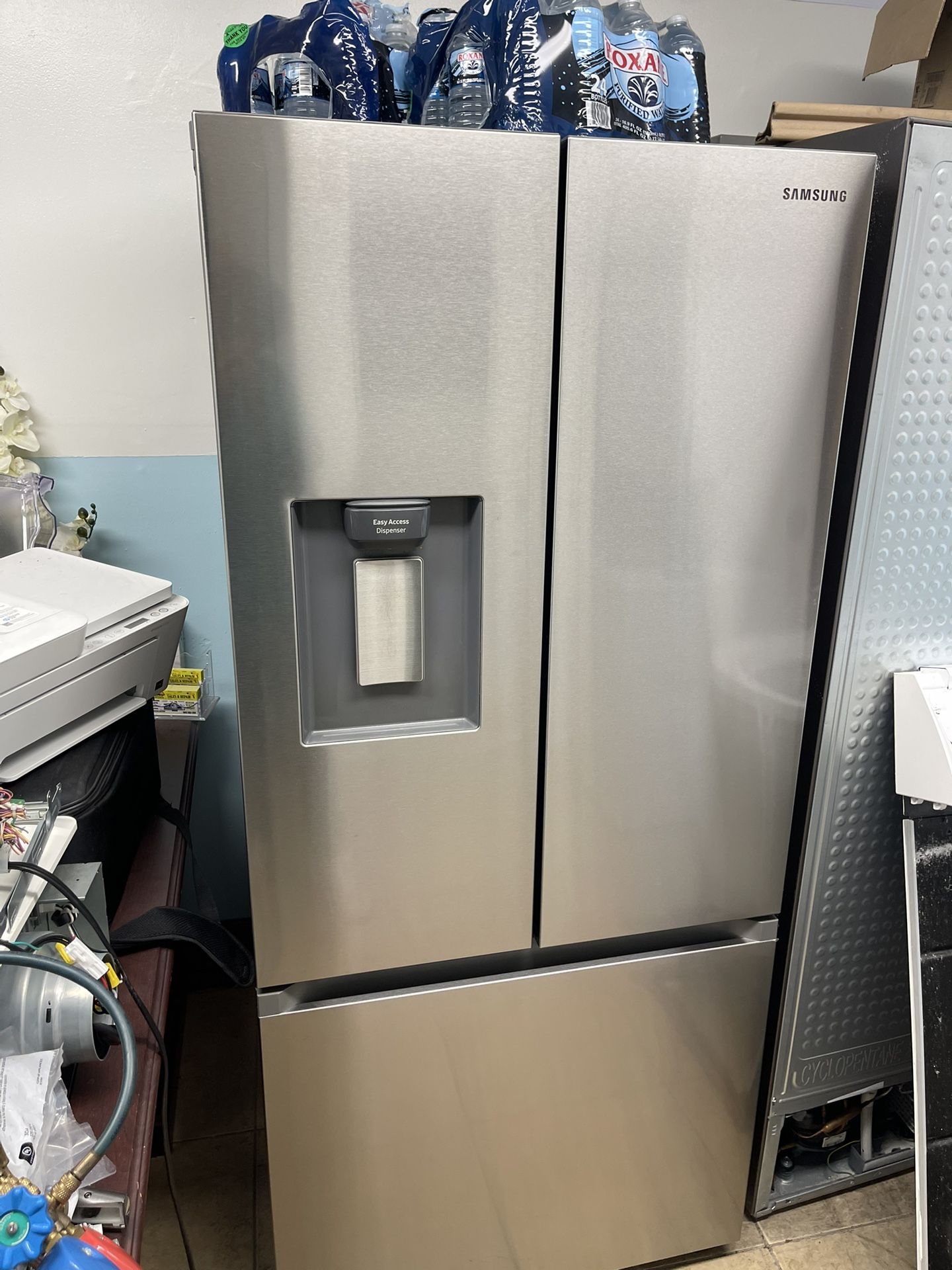 Samsung Refrigerator Like. New 30” Width