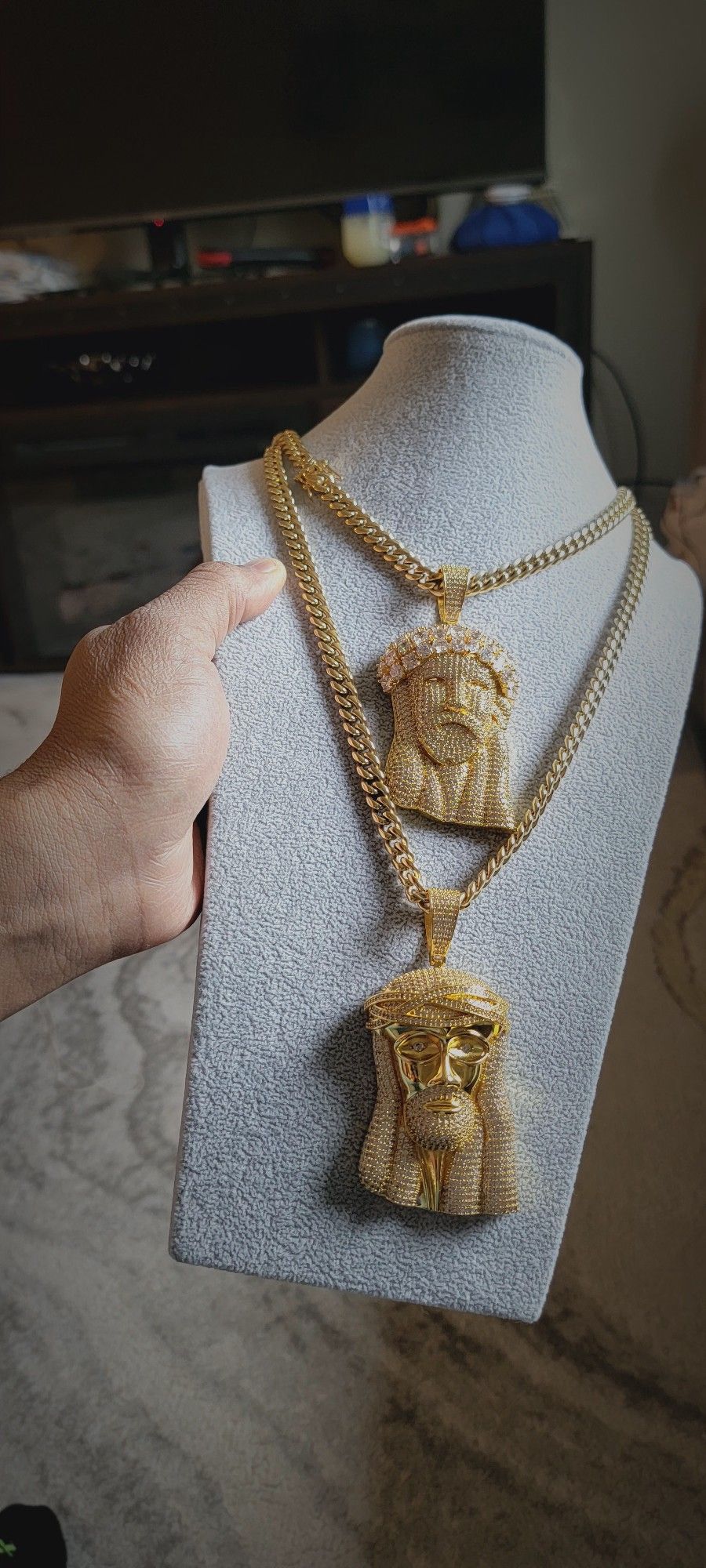 Jesus Pendants With Cuban Chain 8mm 14k Gold Plated Doesn't Loses Color