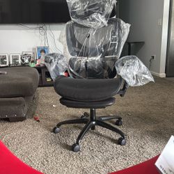 COLAMY Ergonomic Mesh Office Chair with Footrest, Executive High Back Computer Desk Chair with Wide Headrest and Adjustable 3D Arms, Fixed Tilt Lock a