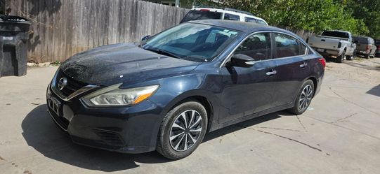2016 Nissan altima 2.5 motor 100 % la transmisión tiene un líquido de aseite