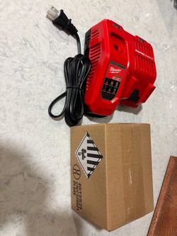 MILWAUKEE 5.0Ah BATTERY AND CHARGER
