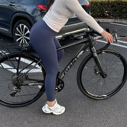 2022 Giant ToughRoad disc gravel/ road Bike