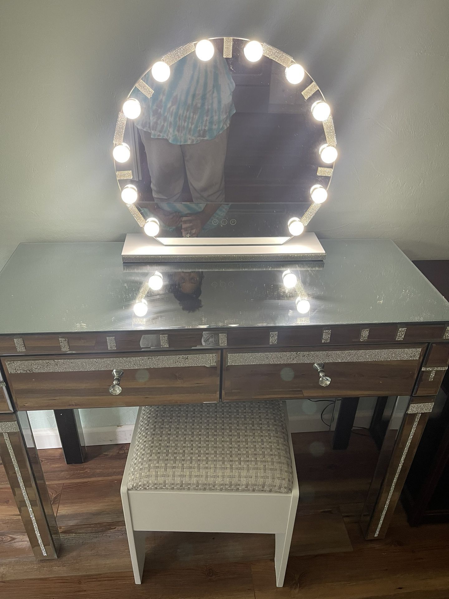 Meccor Mirrored Vanity