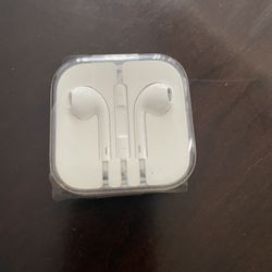 New Wired Apple Headphones / EarPods