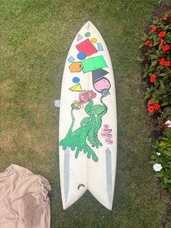 5’5” Twin Fin Shortboard with fins