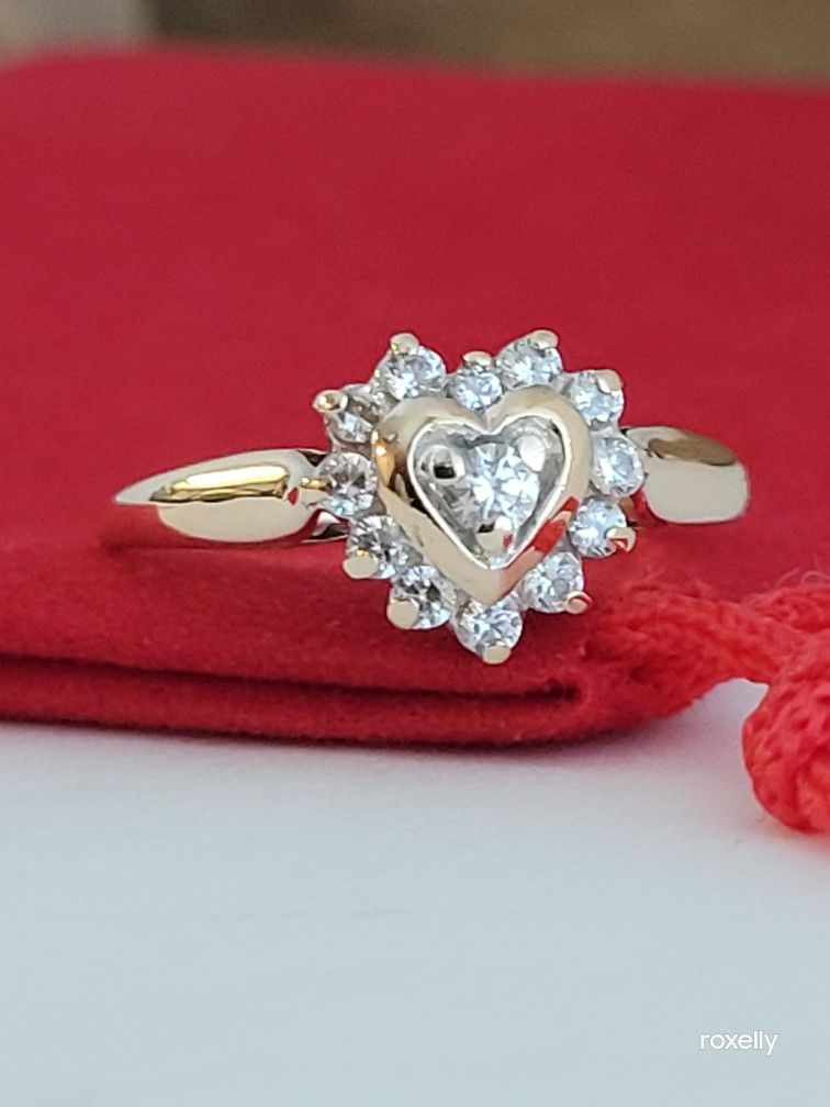 ⛔️ RESERVED ⛔️ 10k Size 7.25 Lovely Solid Yellow Gold Heart-Shaped Diamond Ring!/ Anillo de Oro con Diamantes! 👌🎁