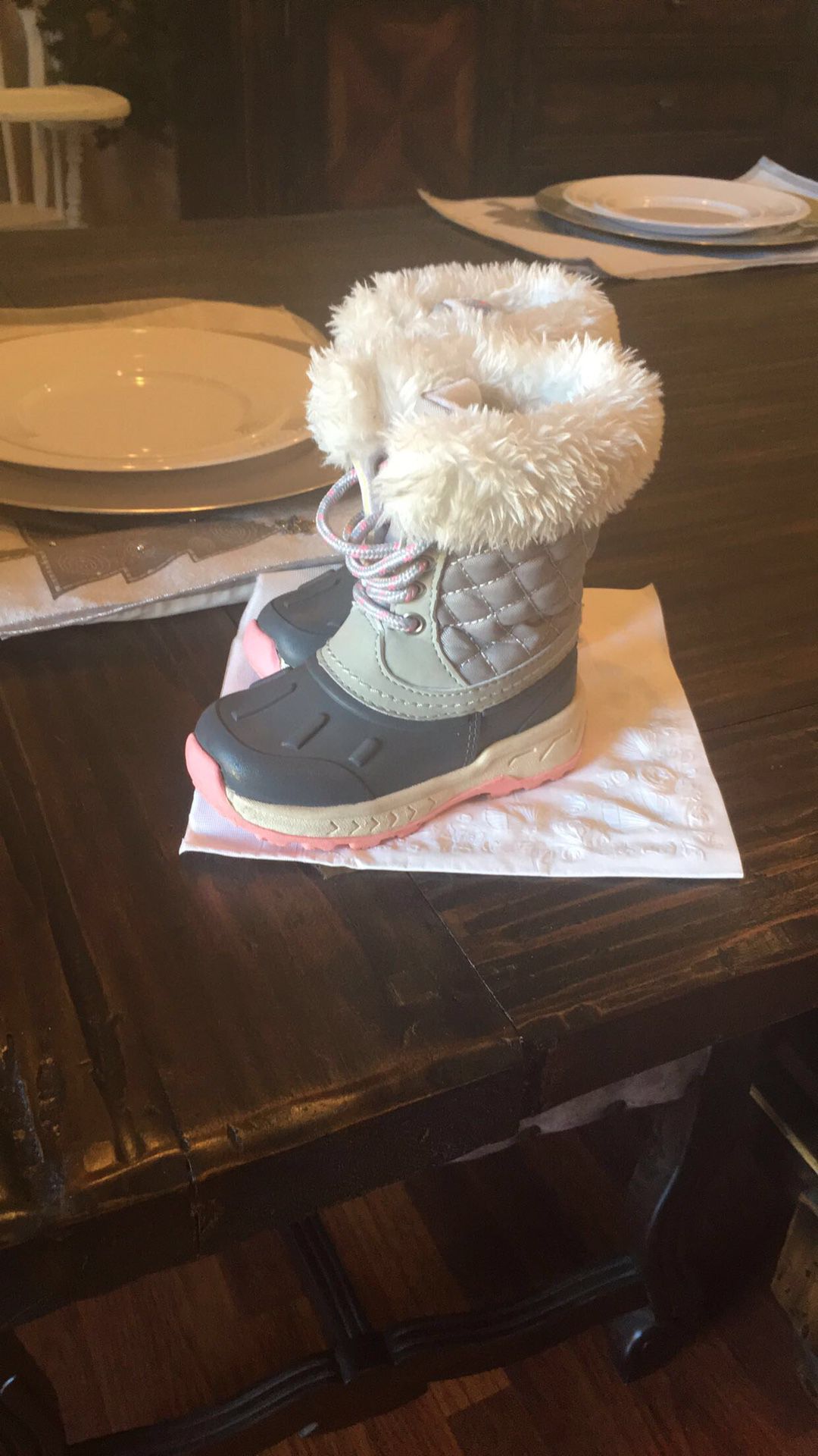 Toddler girl snow boots size 6