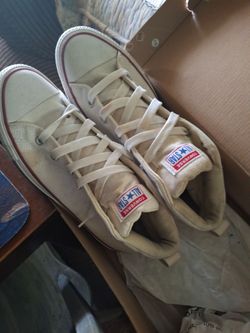Converse Chuck Taylor All Star size 9