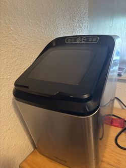 NewAir ice maker 30lb