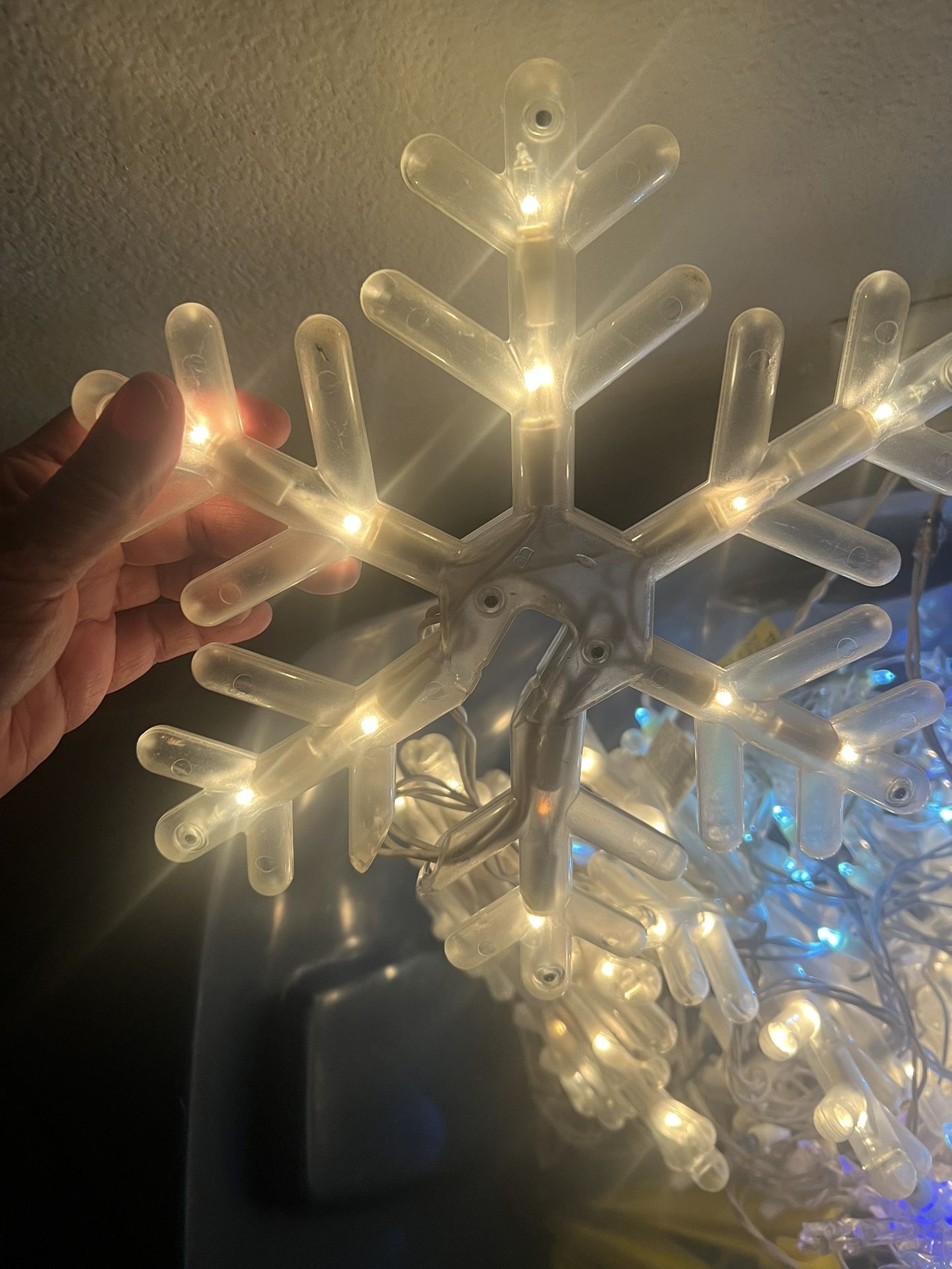 Snowflake Light Pick Up In Perris