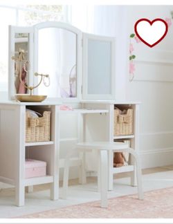 Pottery Barn Kids: Madeline Vanity