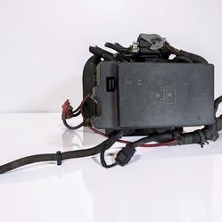 2004-2005 Chevy Trailblazer Engine Front Fuse Relay Box OEM