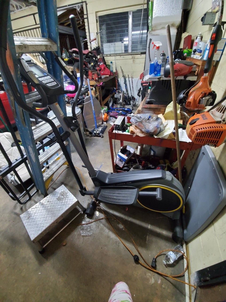 elliptical exercise machine