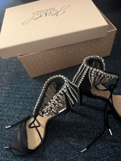 Badgley Mischka Rhinestone Heels – Size 7