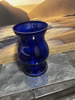 DEEP  VIBRANT BLUE COBALTt