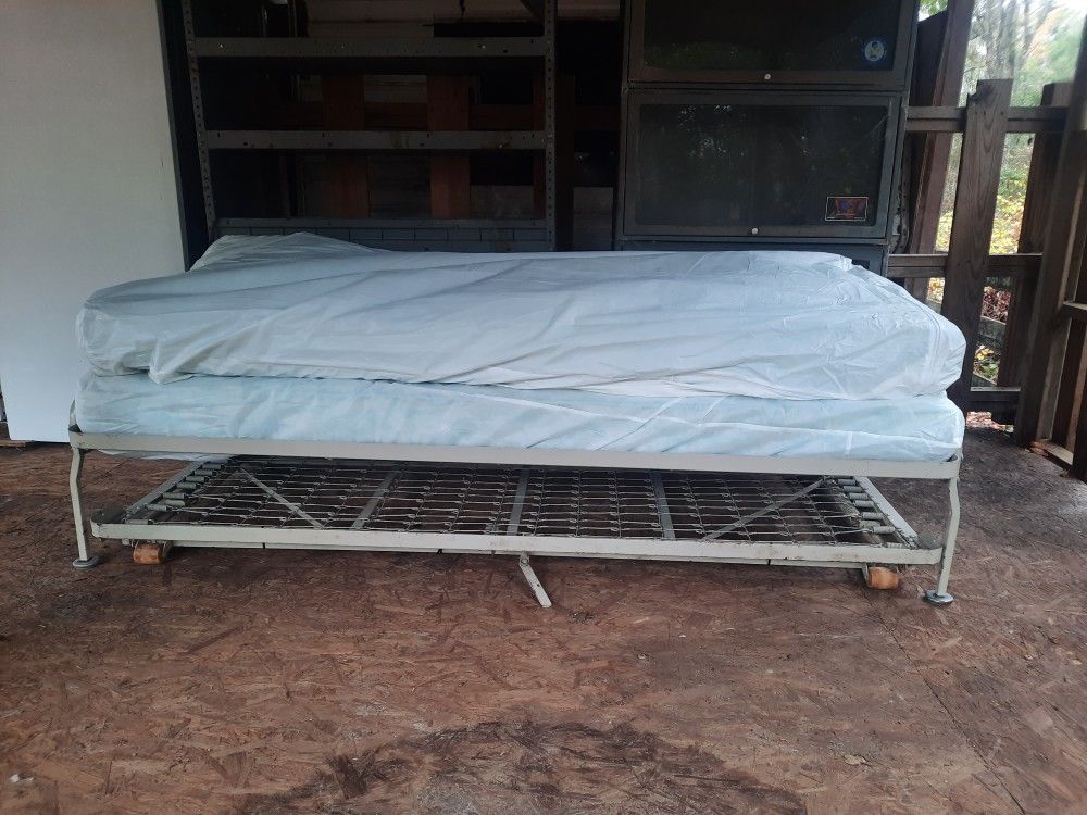 Trundle Bed