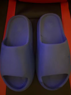 yeezy slides blue