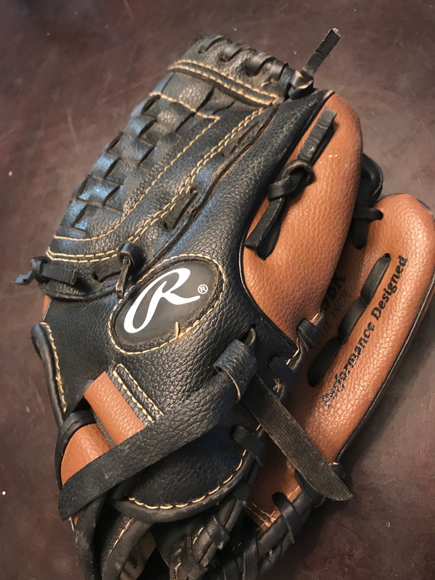 Rawling baseball glove 10.5 inch