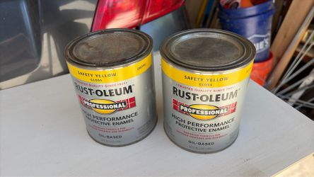 2 quarts of Safety Yellow paint