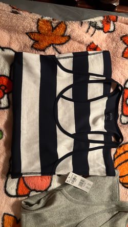 Hollister tanks tops large