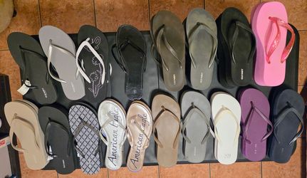 Mixed Lot of Women's Flip Flops-size 9....6pair brand new