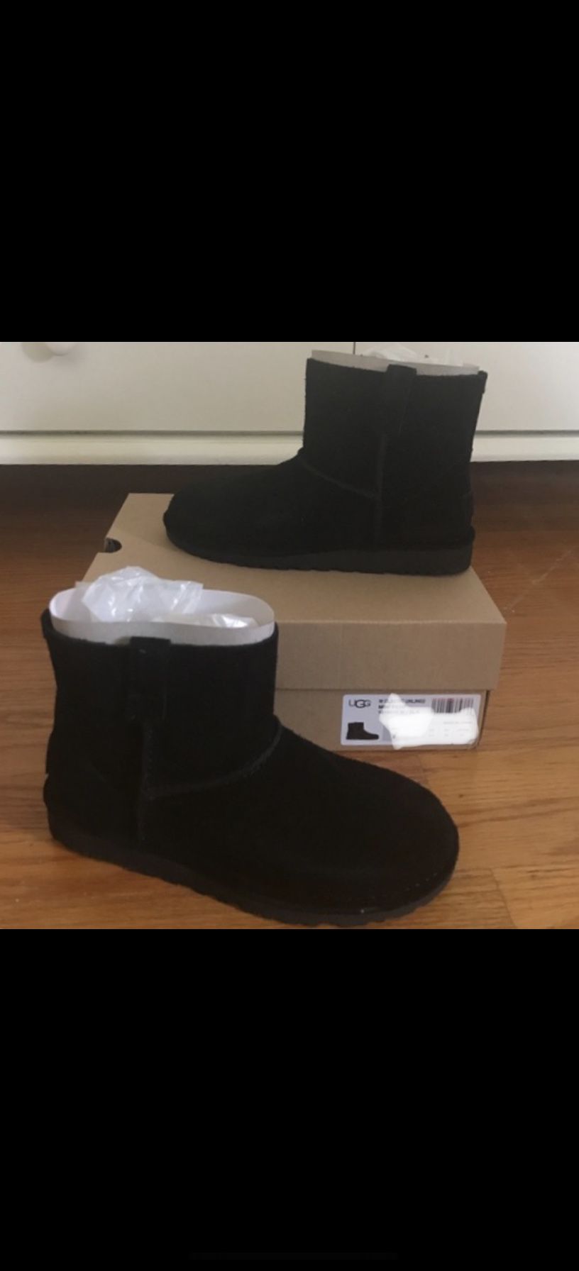 UGG Classic II Mini Boot Black size 9 in Womens( pick up only !)