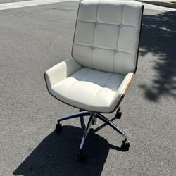 White Computer Desk Chair Tilt Angle Adjustable Executive Office Use worth $300
