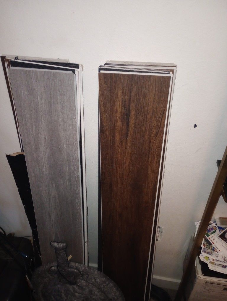 Wood Flooring With Padded For Comfort For The Bottom