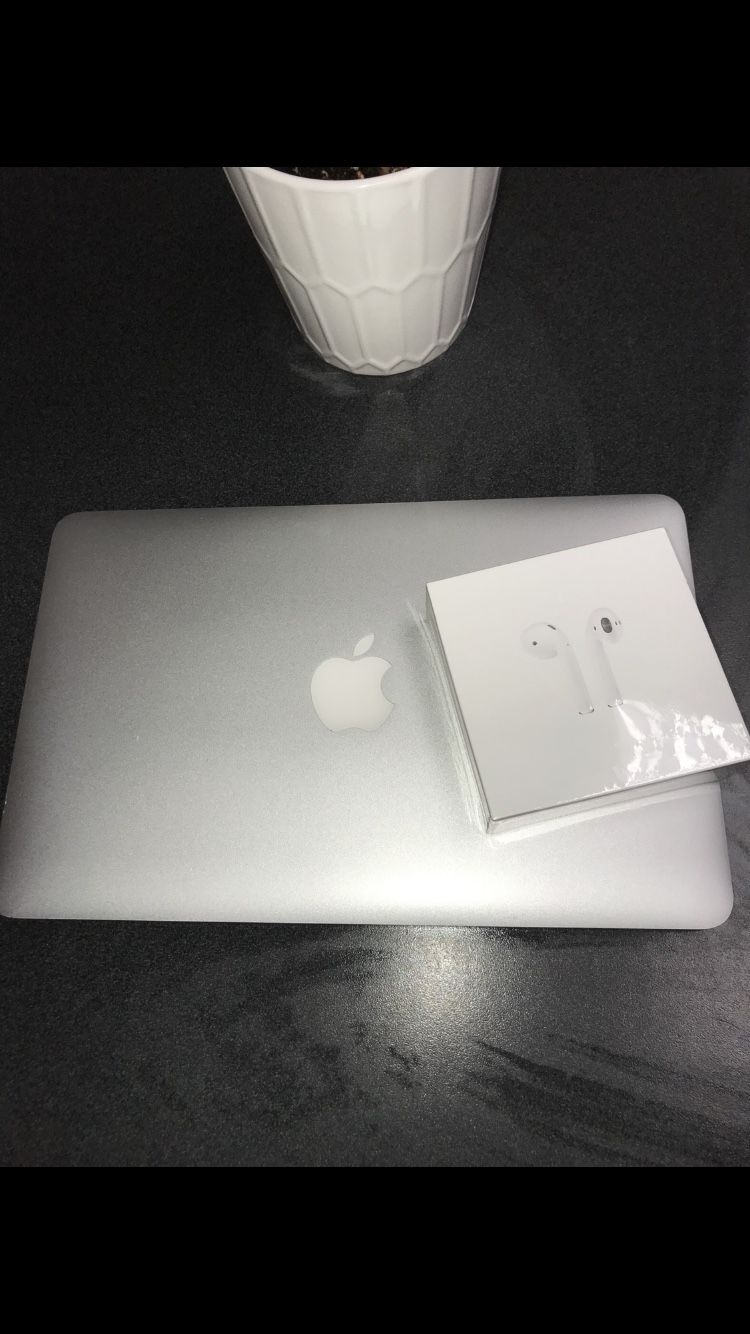 MacBook and Headset / Bosque Farms Valencia County