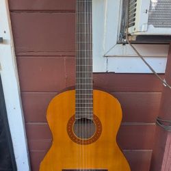 Yamaha C40 Classical String Guitar