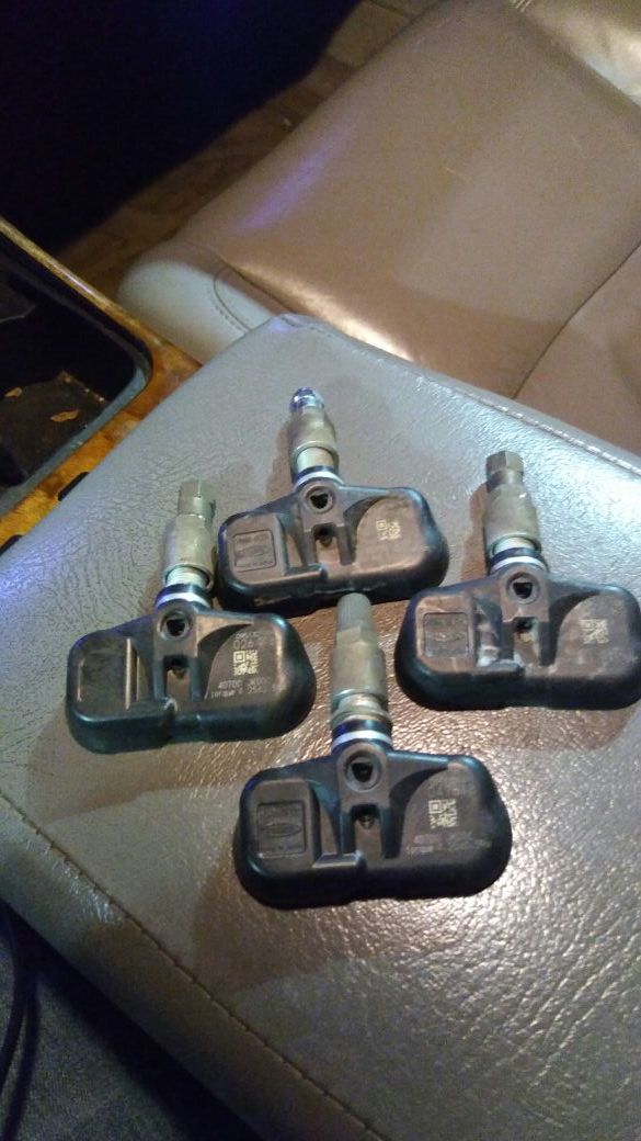 Oem infiniti/nissan tire pressure sensors