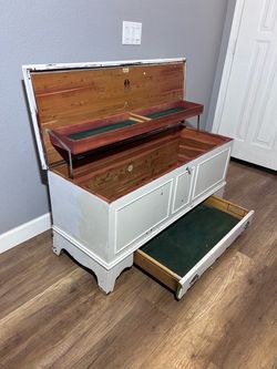 Vintage Lane Cedar Chest with Drawer (Lock Disassembled for Safety)