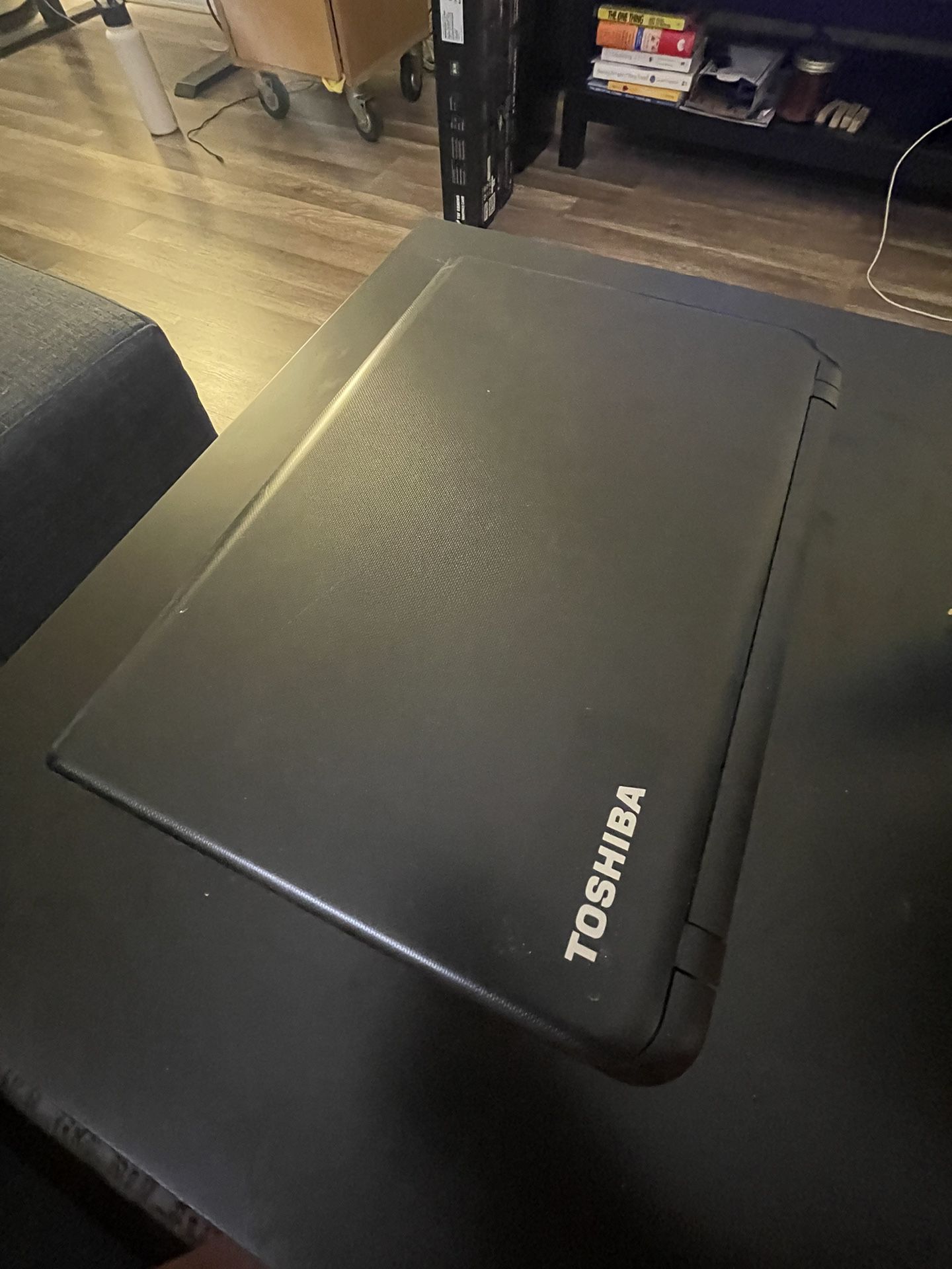 Toshiba PC Laptop AMD A8, 8gb Ram
